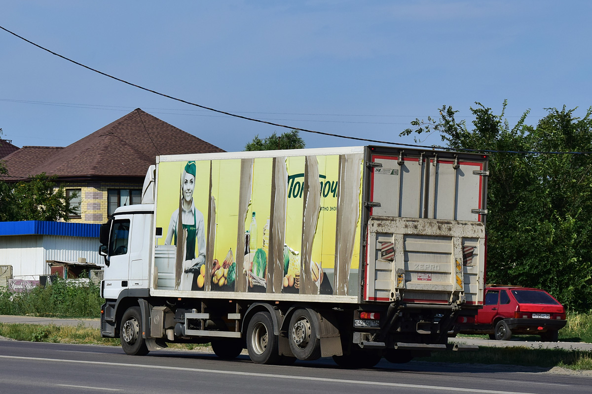 Волгоградская область, № Е 421 ОЕ 134 — Mercedes-Benz Actros '09 2541 [Z9M]