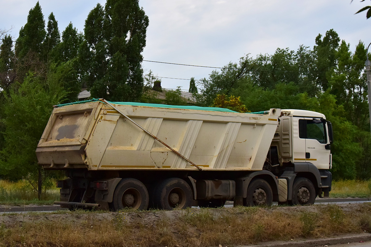 Волгоградская область, № Е 008 НА 134 — MAN TGS 41.430