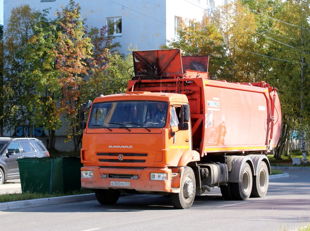 Мурманская область, № Е 365 МХ 51 — КамАЗ-65115-A4(23)