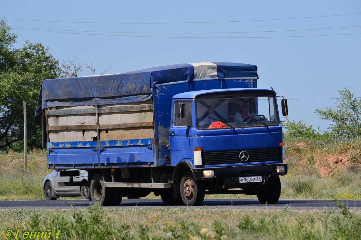 Волгоградская область, № Р 962 МР 34 — Mercedes-Benz LP (общая модель)