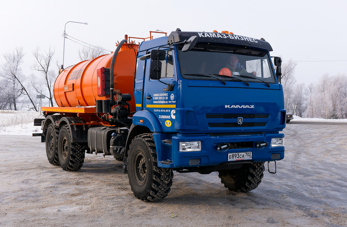 Башкортостан, № Е 893 СА 702 — КамАЗ-43118-RR(76) [431185-R]