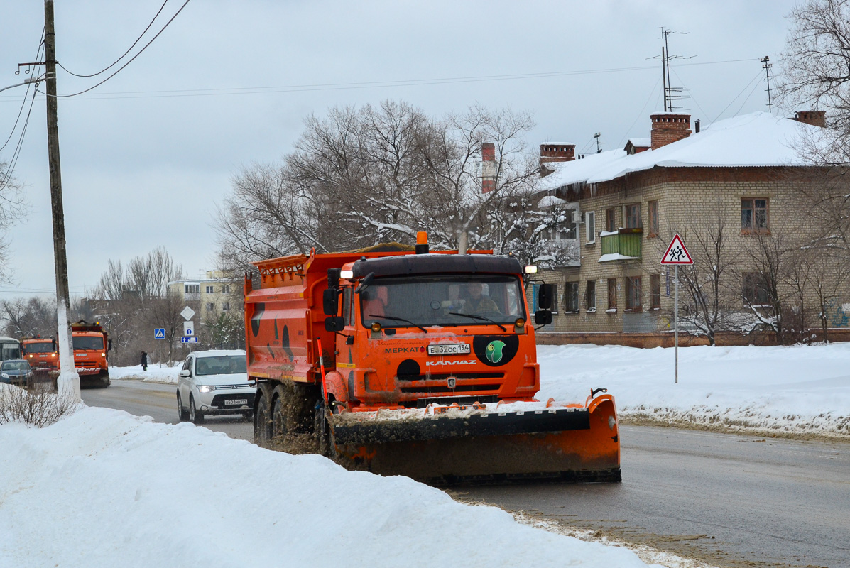 Волгоградская область, № Е 332 ОС 134 — КамАЗ-65115-A5(48)