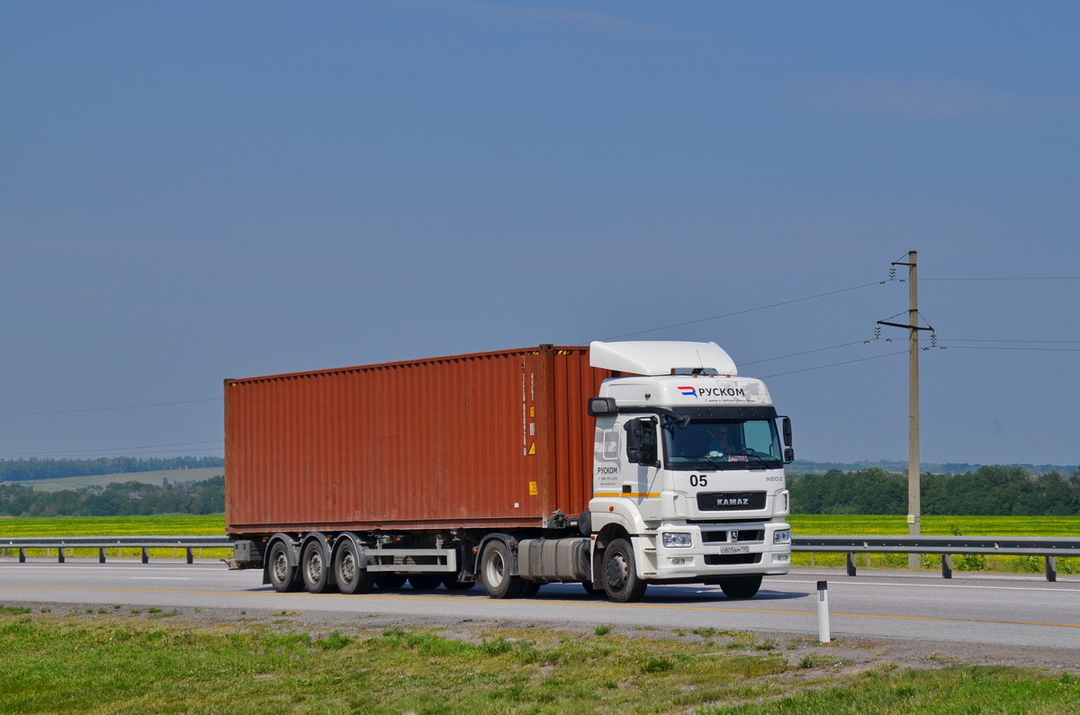 Краснодарский край, № О 805 ВМ 193 — КамАЗ-5490-S5(87)