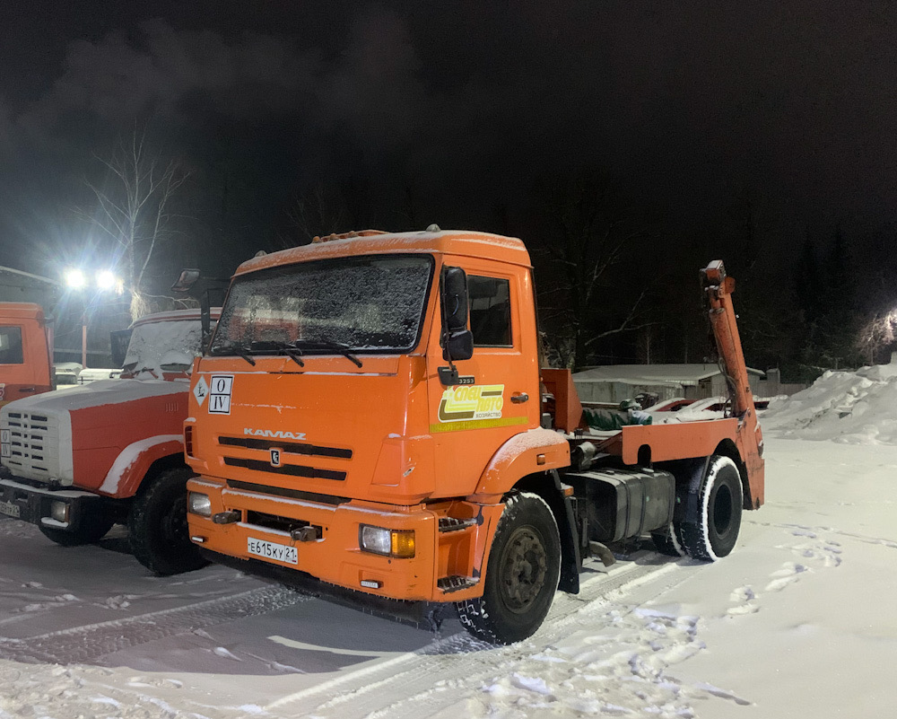 Чувашия, № Е 615 КУ 21 — КамАЗ-43253-R4(28)
