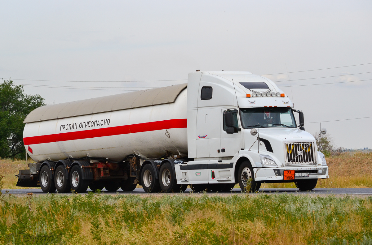 Чечня, № М 703 ТС 95 — Volvo VNL670