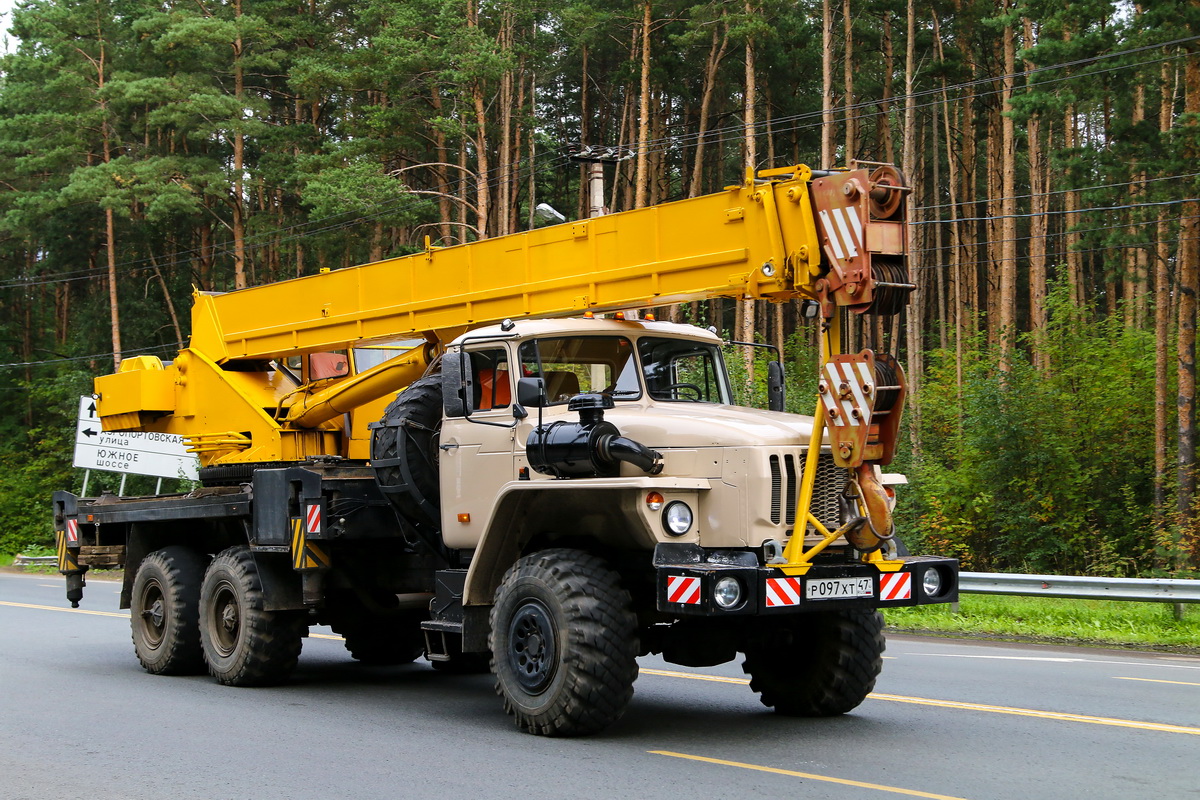 Ленинградская область, № Р 097 ХТ 47 — Урал-4320-40