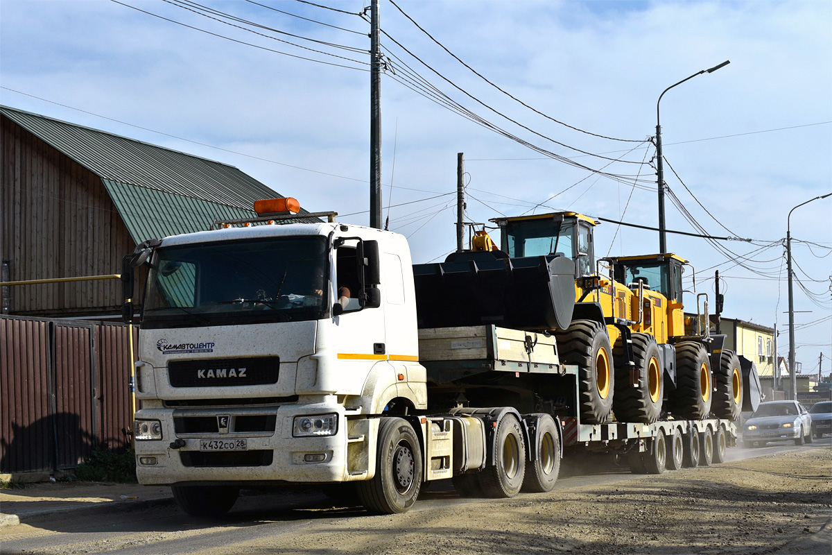 Амурская область, № К 432 СО 28 — КамАЗ-65206-T5(68)