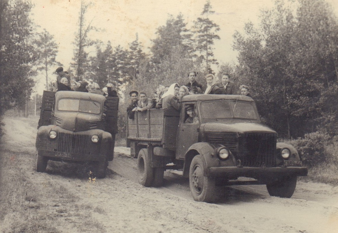 Тамбовская область, № ТА 30-14 — Ford 6; Тамбовская область, № ТА 89-44 — ГАЗ-51; Исторические фотографии (до 2000 года) (Тамбовская область)