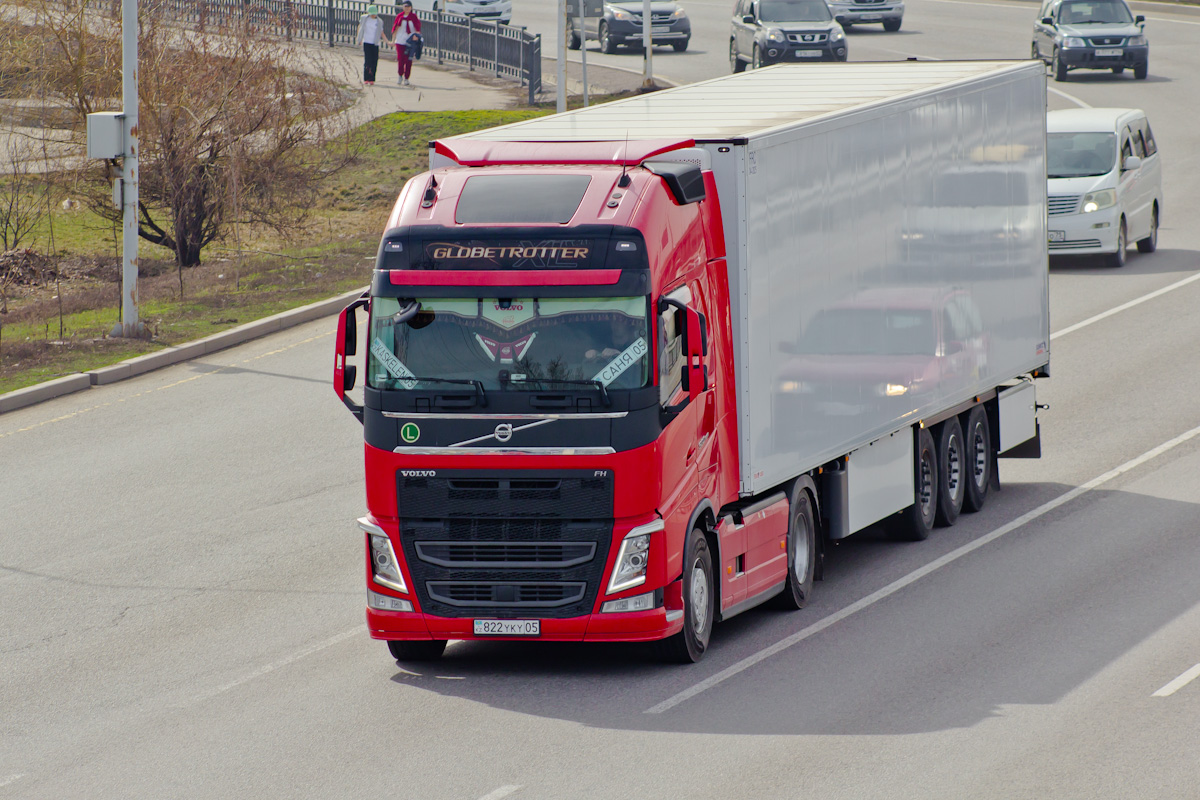 Алматинская область, № 822 YKY 05 — Volvo ('2012) FH.500