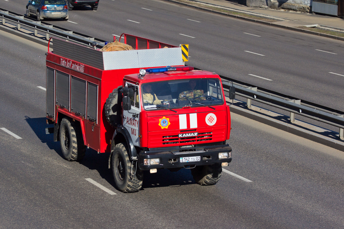 Алматы, № 142 TG 02 — КамАЗ-4326-15 [43260R]