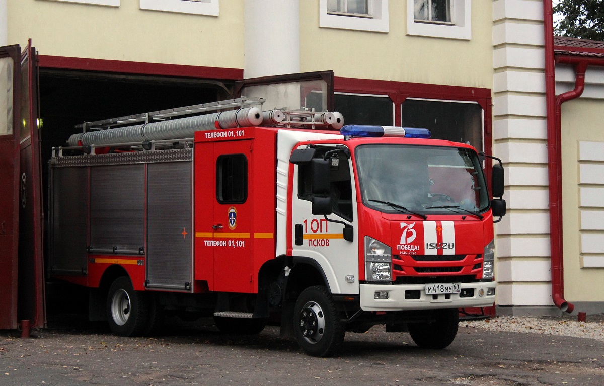 Псковская область, № М 418 МУ 60 — Isuzu NPS75 [Z7X]