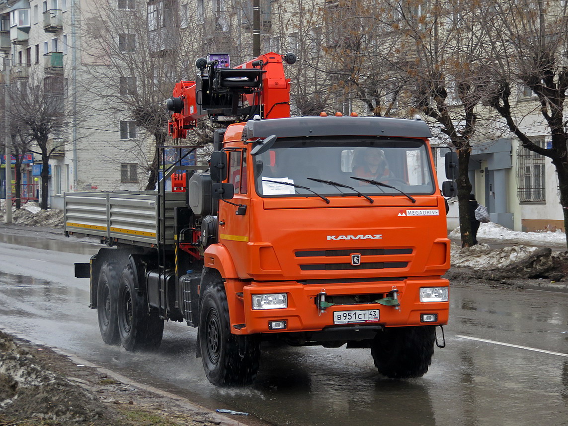 Кировская область, № В 951 СТ 43 — КамАЗ-43118-50