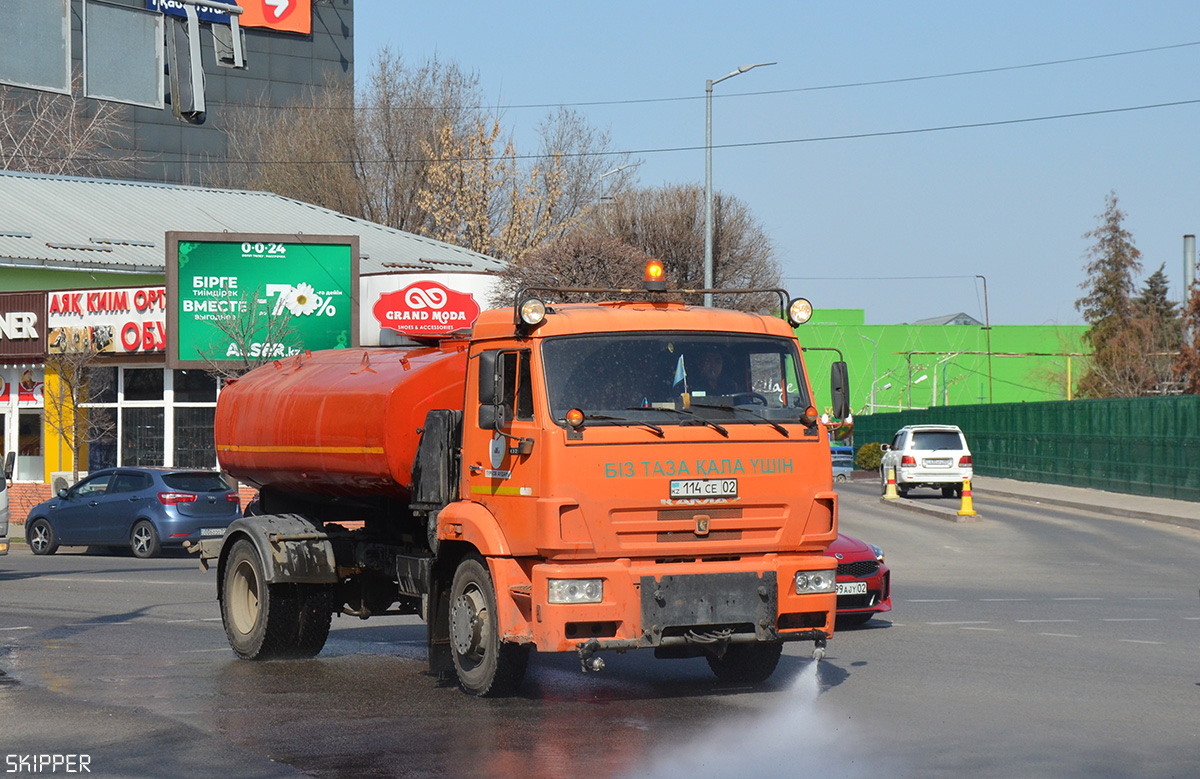 Алматы, № 114 CE 02 — КамАЗ-43253 (общая модель)