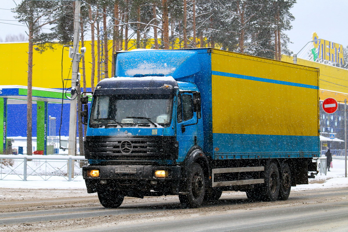 Санкт-Петербург, № Р 146 ХХ 98 — Mercedes-Benz SK 2524