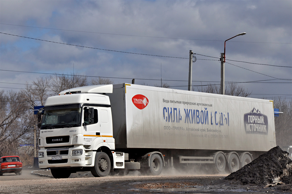 Алтайский край, № А 744 ТО 122 — КамАЗ-5490-S5(87)