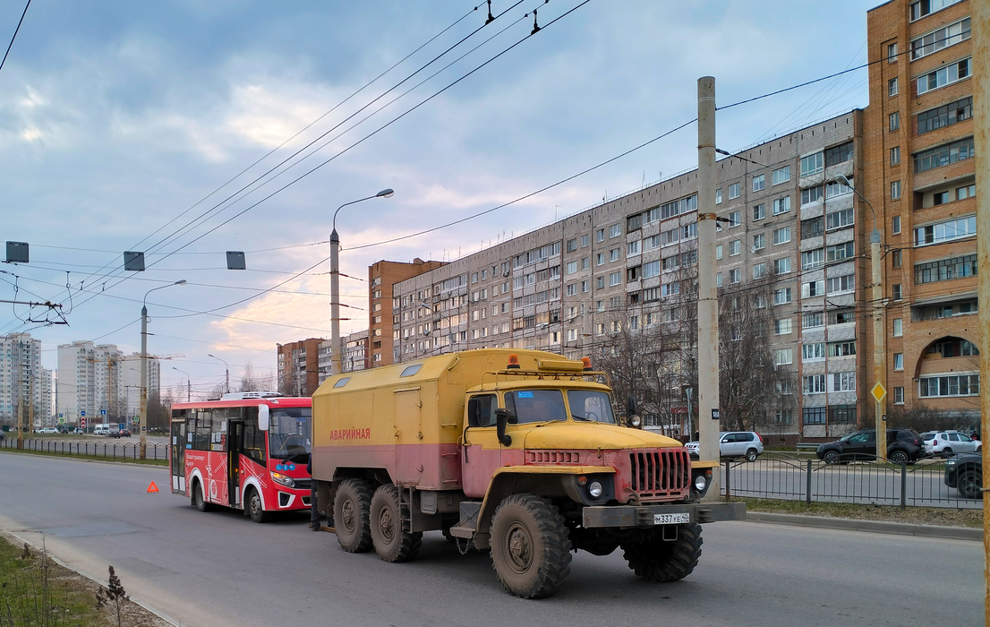 Калужская область, № М 337 УЕ 40 — Урал-43203