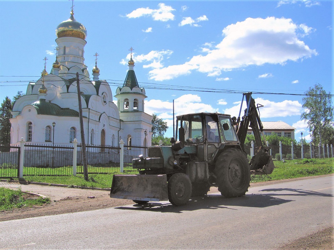 Удмуртия — Спецтехника с нечитаемыми на фото номерами