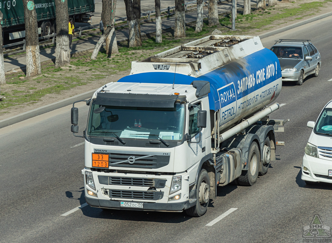 Алматы, № 052 DC 02 — Volvo ('2010) FM.370