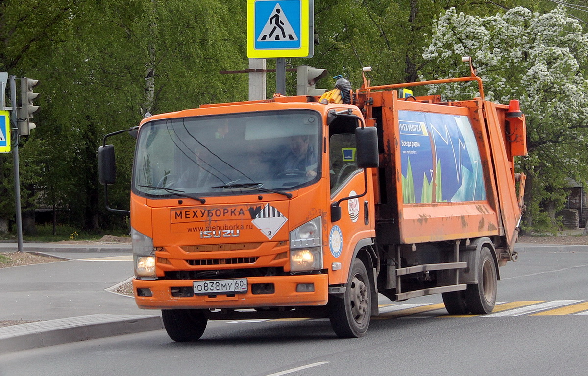 Псковская область, № О 838 МУ 60 — Isuzu NPR75 [Z7X]