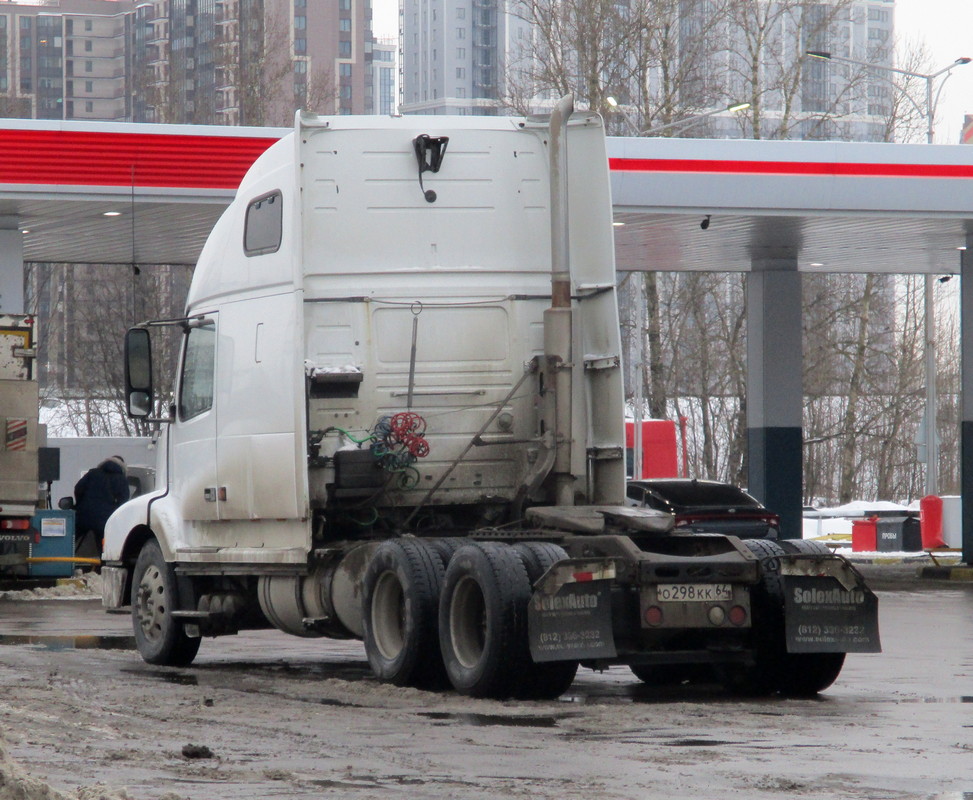 Саратовская область, № О 298 КК 64 — Volvo VNL660
