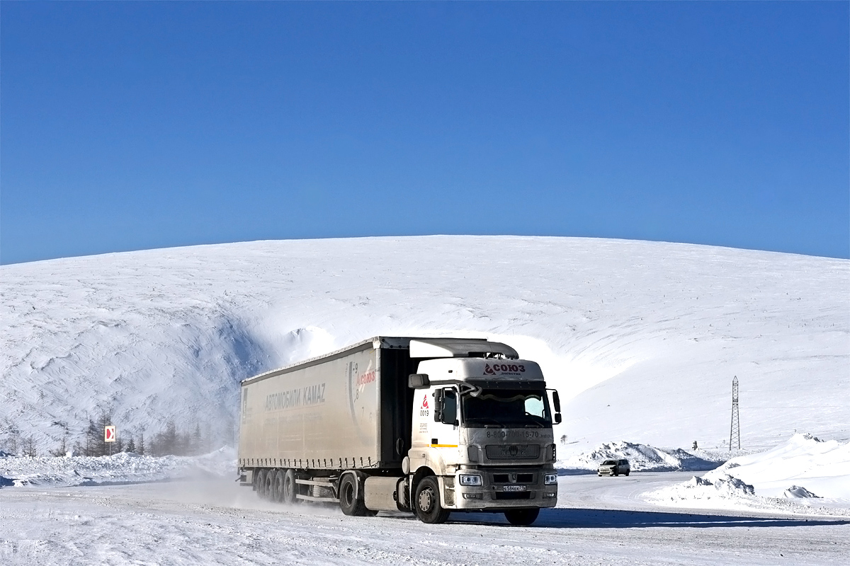 Татарстан, № Е 584 ЕК 716 — КамАЗ-5490-DC(87)