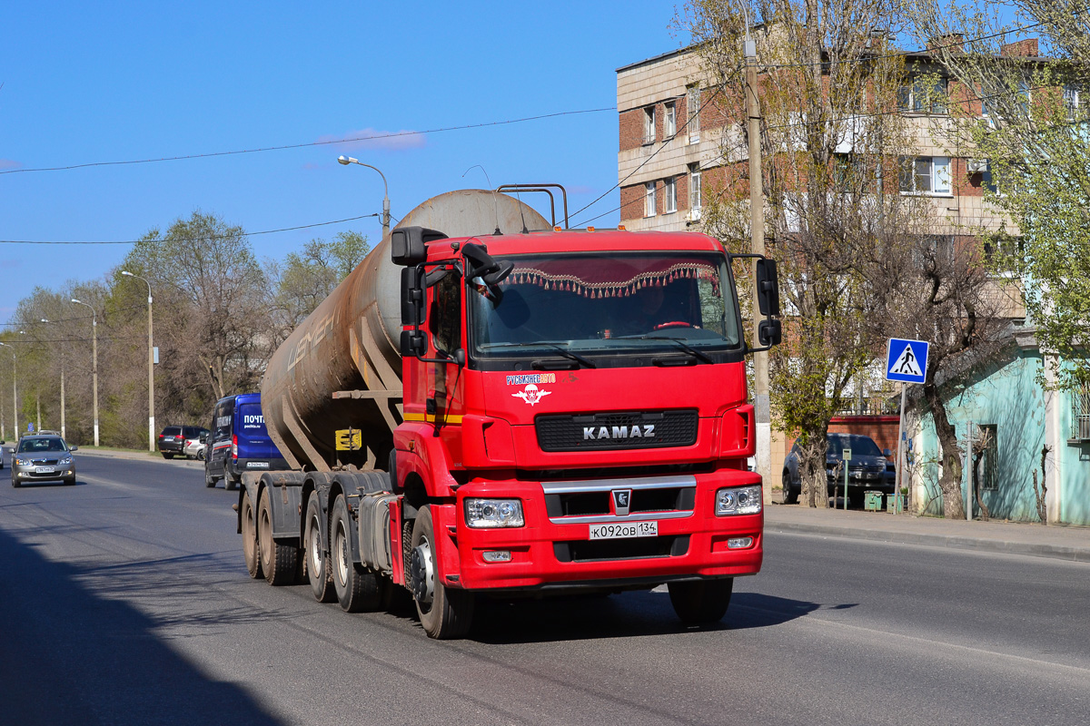 Волгоградская область, № К 092 ОВ 134 — КамАЗ-65806-T5(68)