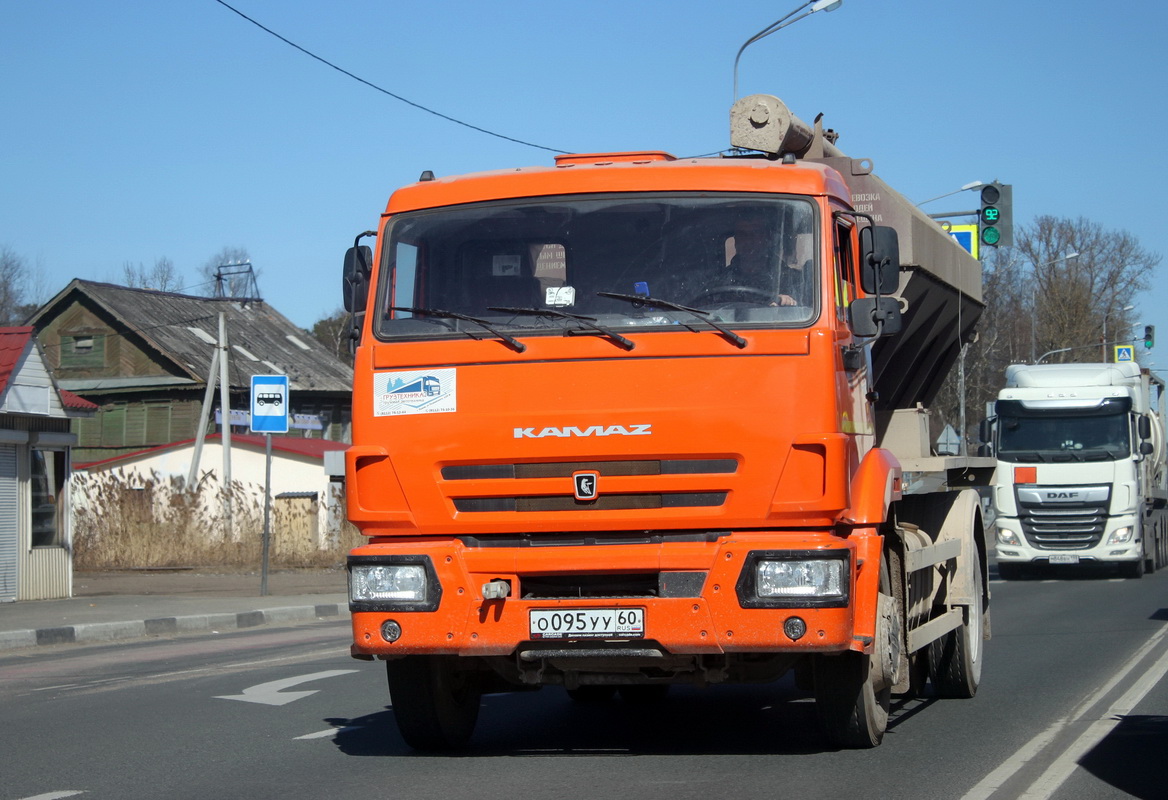 Псковская область, № О 095 УУ 60 — КамАЗ-43253-G5(69)