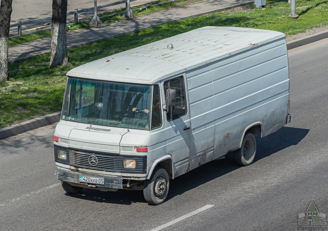 Алматинская область, № 420 KKB 05 — Mercedes-Benz T2 ('1967) 508