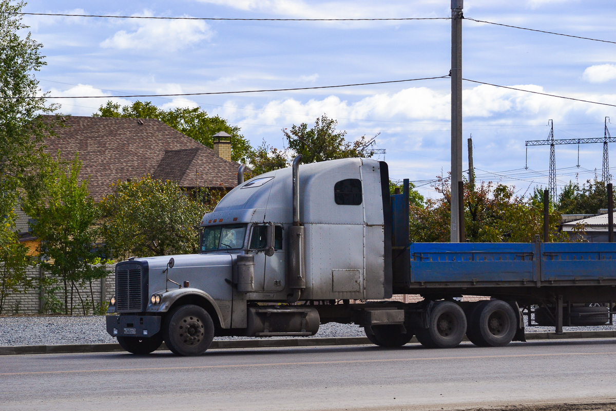 Белгородская область, № К 360 ОТ 31 — Freightliner FLD 132 Classic XL