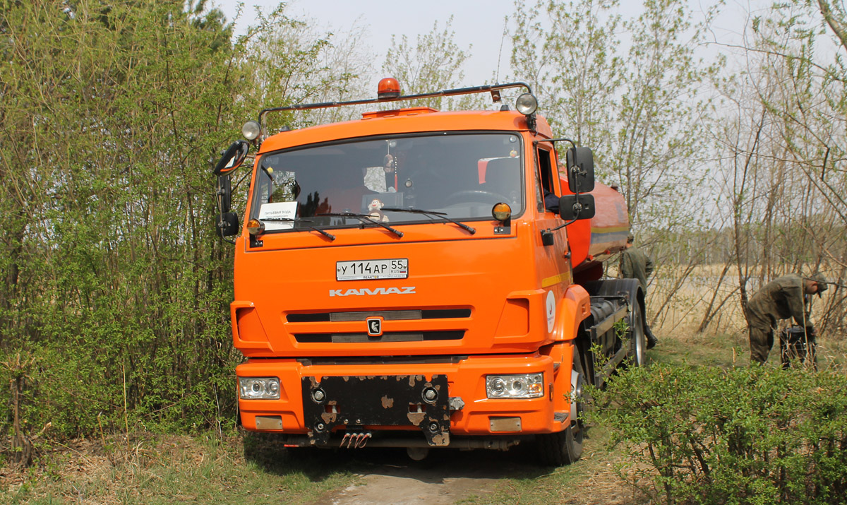 Омская область, № У 114 АР 55 — КамАЗ-43253-R4(28)