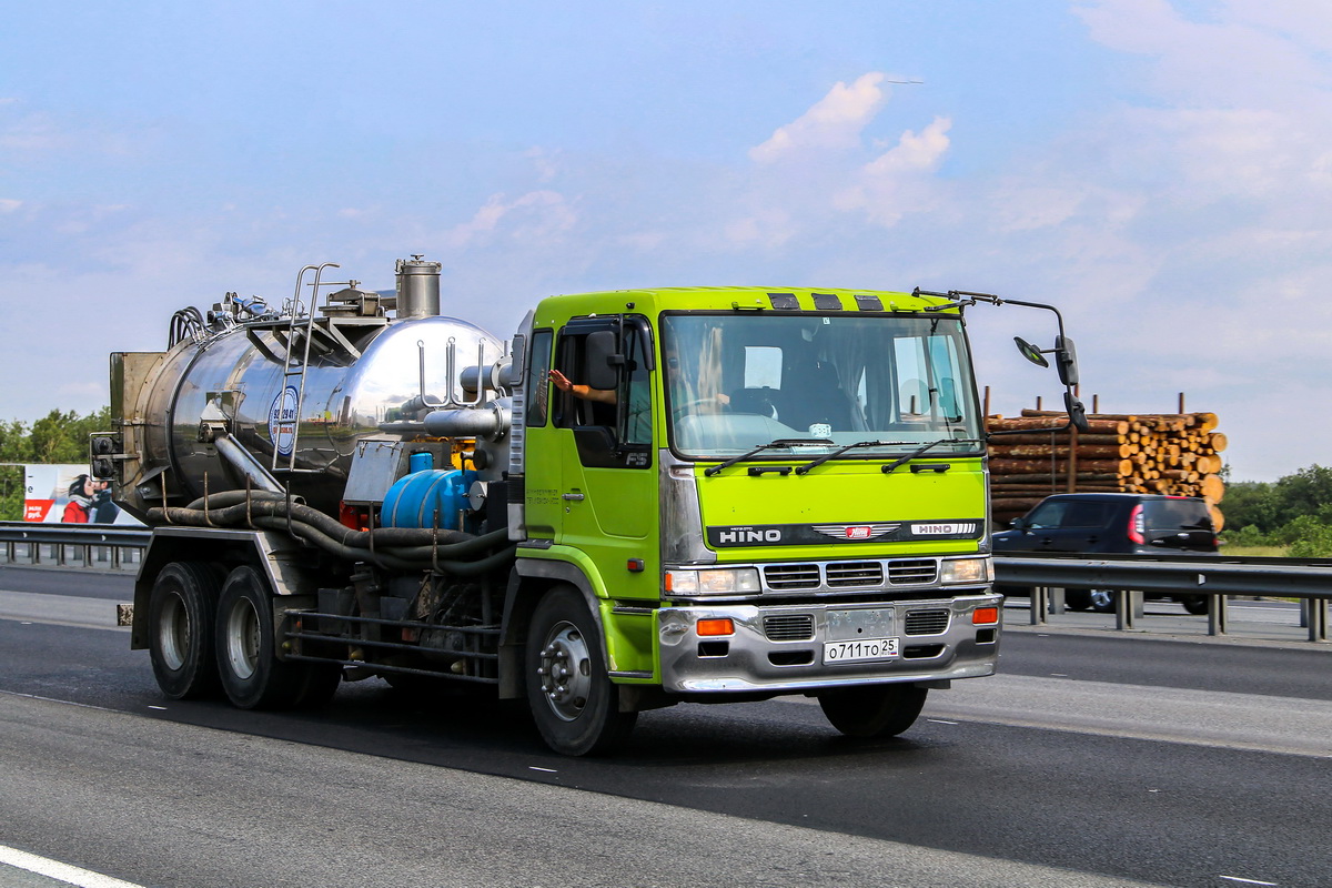 Санкт-Петербург, № О 711 ТО 25 — Hino Profia