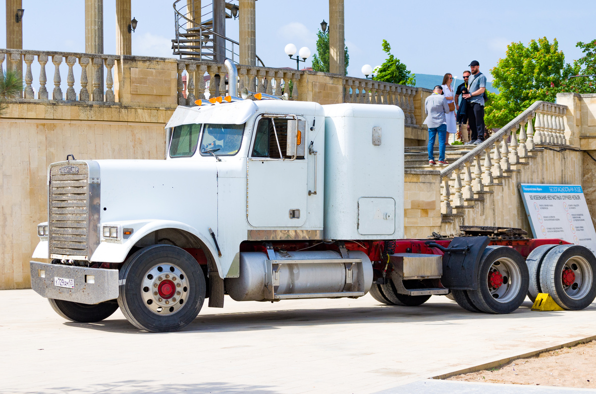 Новгородская область, № К 729 АМ 53 — Freightliner FLC 120