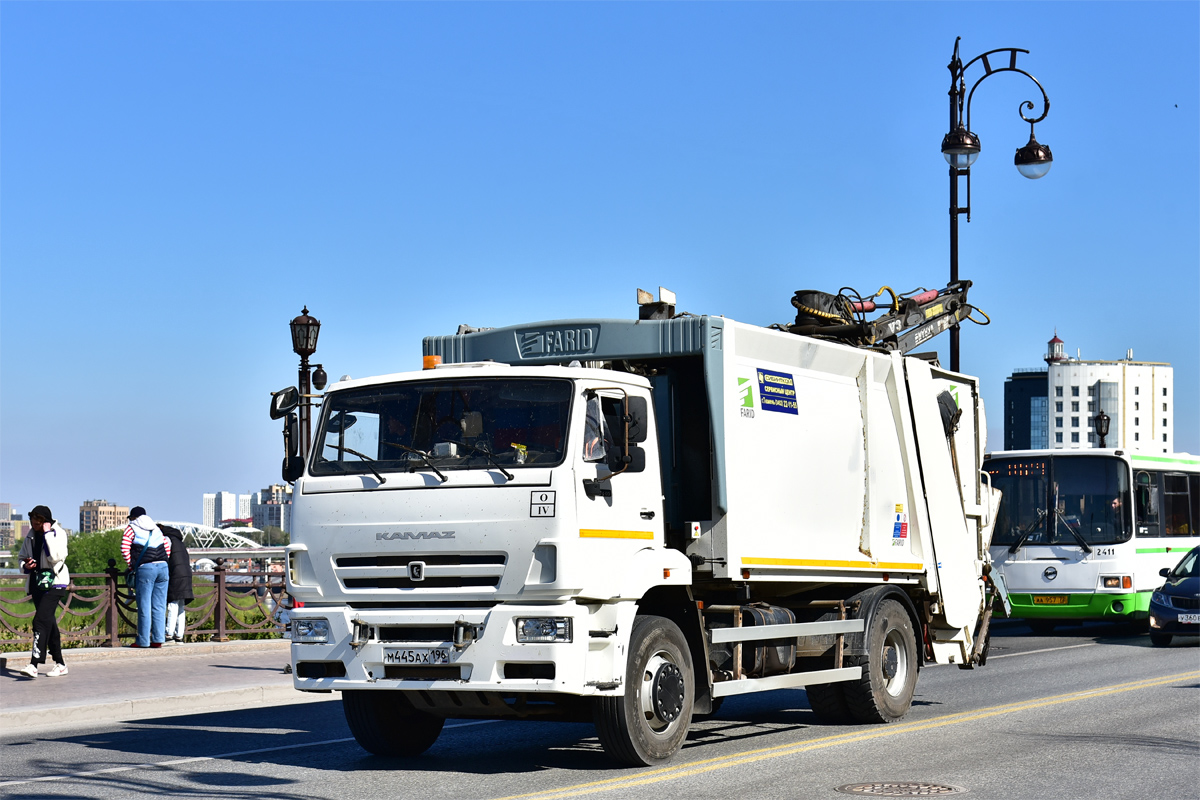 Тюменская область, № М 445 АХ 196 — КамАЗ-53605-A5(48)