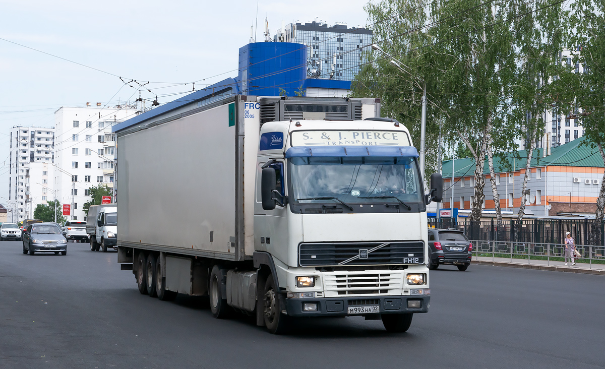 Башкортостан, № М 993 НА 02 — Volvo ('1993) FH12.420