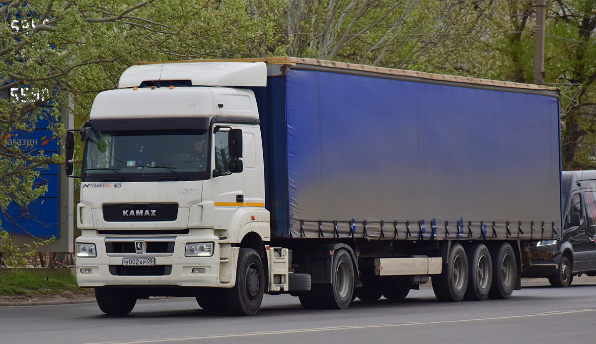 Карачаево-Черкесия, № В 002 АР 09 — КамАЗ-5490-S5(87)