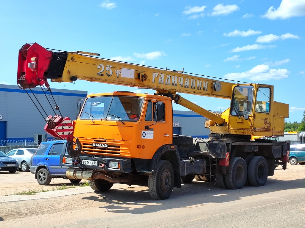 Тверская область, № Е 016 КА 69 — КамАЗ-53229-15 [53229R]