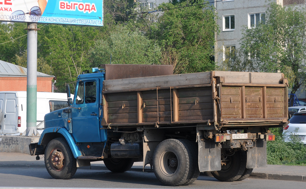 Омская область, № Е 592 ВТ 55 — ЗИЛ-494560