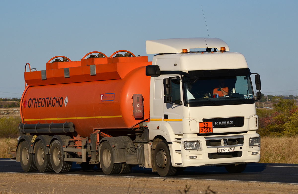 Краснодарский край, № Е 192 СХ 123 — КамАЗ-5490-S5(87)