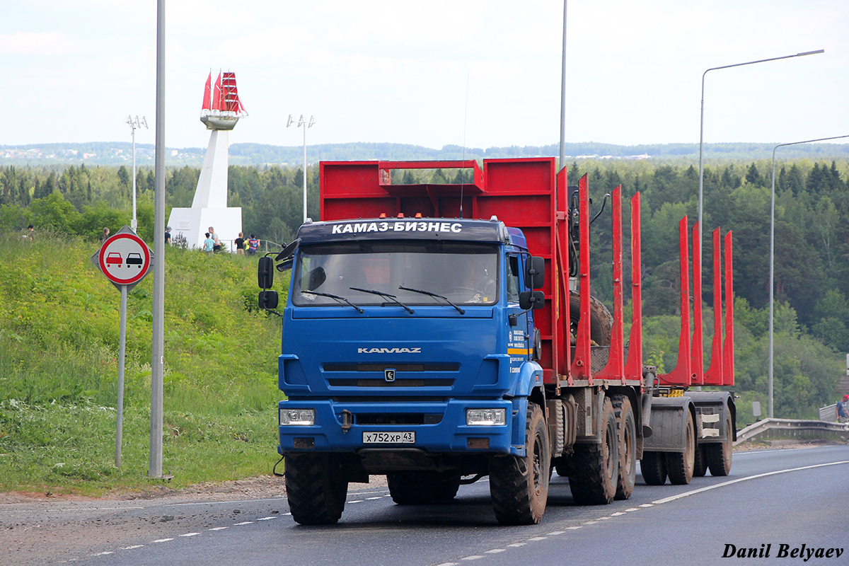 Кировская область, № Х 752 ХР 43 — КамАЗ-43118-RR(76) [431185-R]