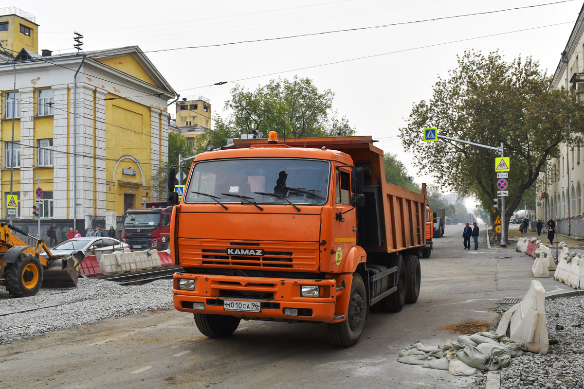 Свердловская область, № М 010 СА 96 — КамАЗ-6520 [652000]