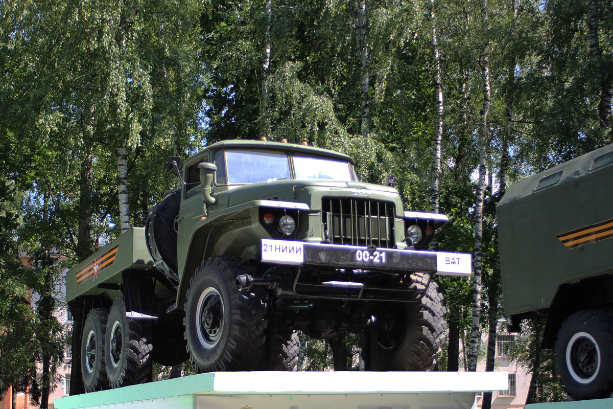 Московская область, № (50) Б/Н 0195 — Урал-375 (общая модель); Техника на постаментах, памятники (Московская область); Транспортные средства без номеров (Московская область)