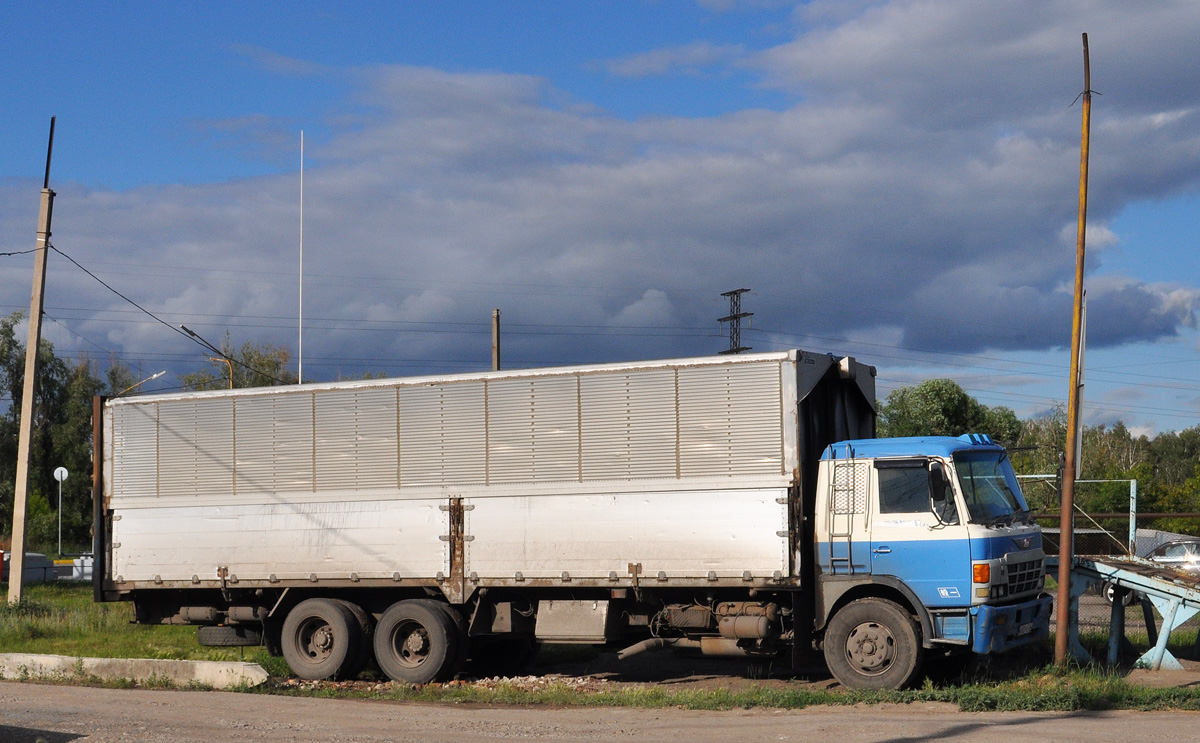 Омская область, № Е 002 РО 55 — Hino Profia