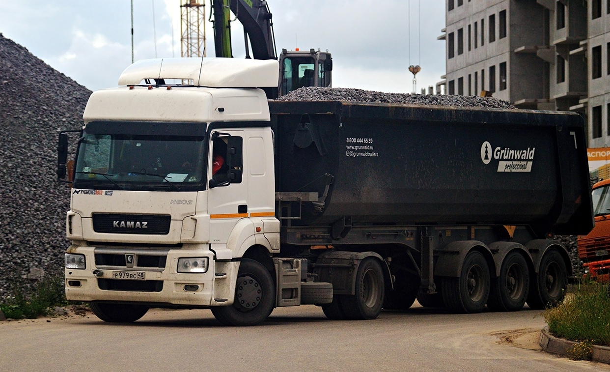 Липецкая область, № Р 979 ВС 48 — КамАЗ-5490-S5(87)