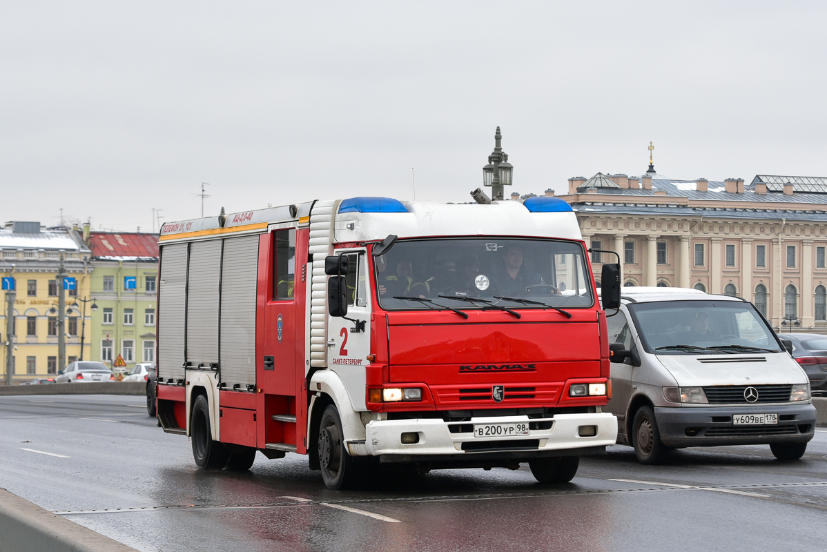 Санкт-Петербург, № В 200 УР 98 — КамАЗ-4308-H3(99)