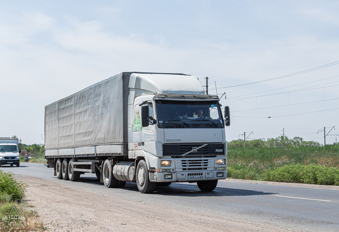 Алматинская область, № 205 BHB 05 — Volvo ('1993) FH12.380