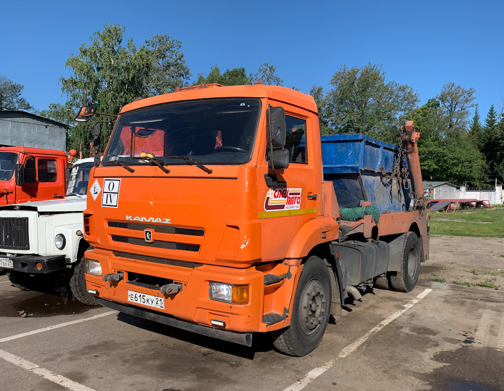 Чувашия, № Е 615 КУ 21 — КамАЗ-43253-R4(28)