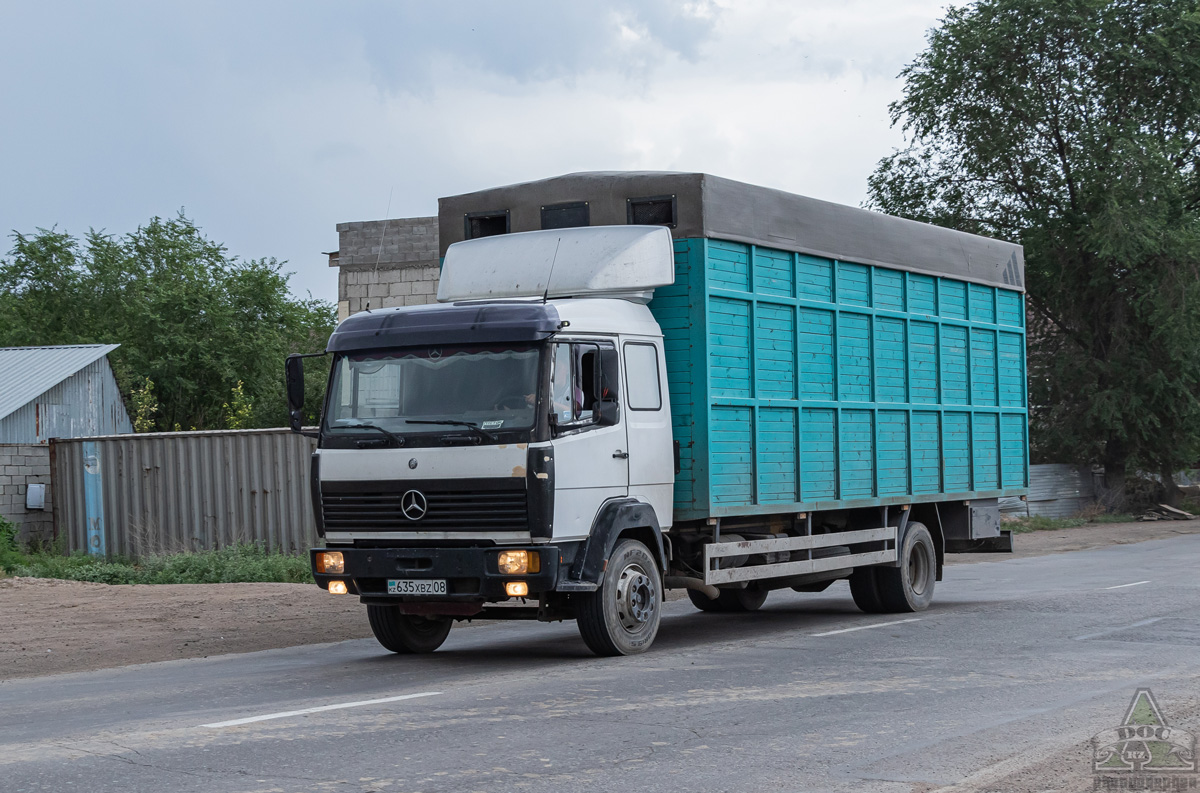 Жамбылская область, № 635 XBZ 08 — Mercedes-Benz LK 1324