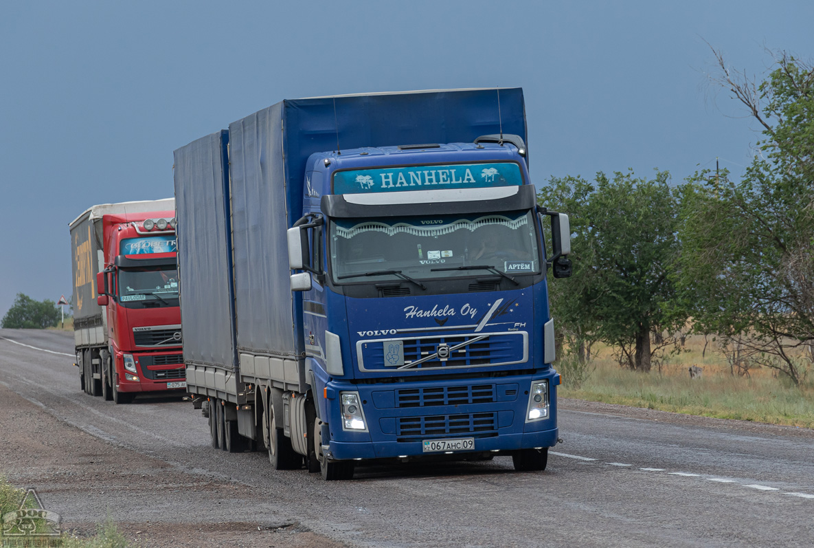 Карагандинская область, № 067 AHC 09 — Volvo ('2002) FH12.420