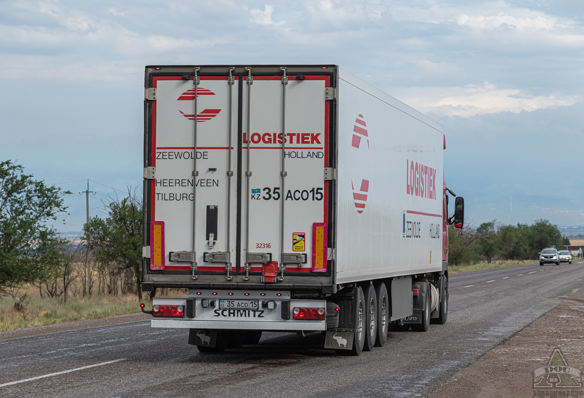 Северо-Казахстанская область, № 35 ACO 15 — Schmitz Cargobull S.KO (SCB*S3B) общ.мод