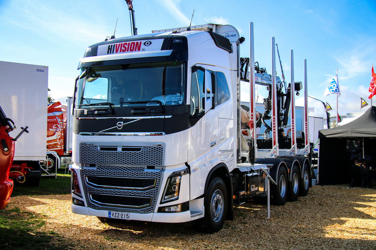 Финляндия, № VZZ-215 — Volvo ('2012) FH16.750; Швеция — Nordic Trophy 2018